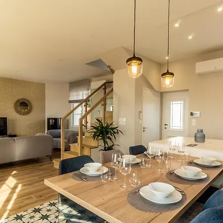 Holiday home Maison De Charme, 3 Chbres, Airco, Parking A - Fr-1-535-62 *